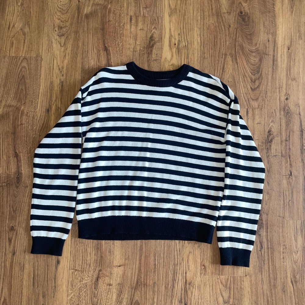 mel rose and market crew neck